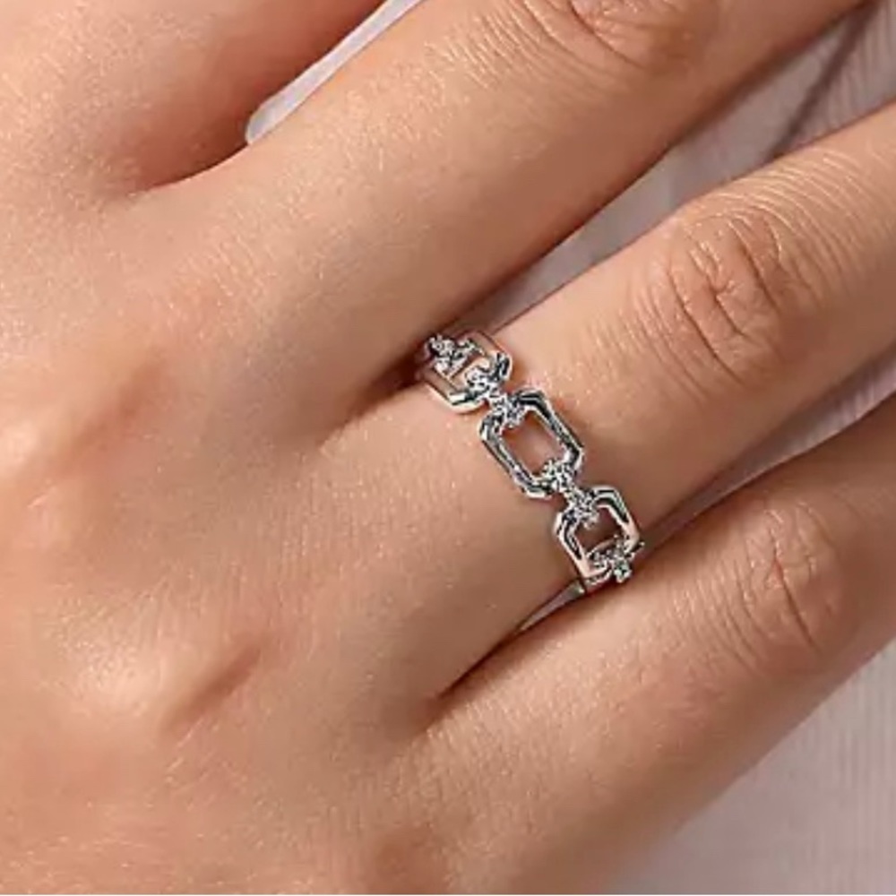 Authentic Gabriel & Co. 14 k white gold, link fashion ring